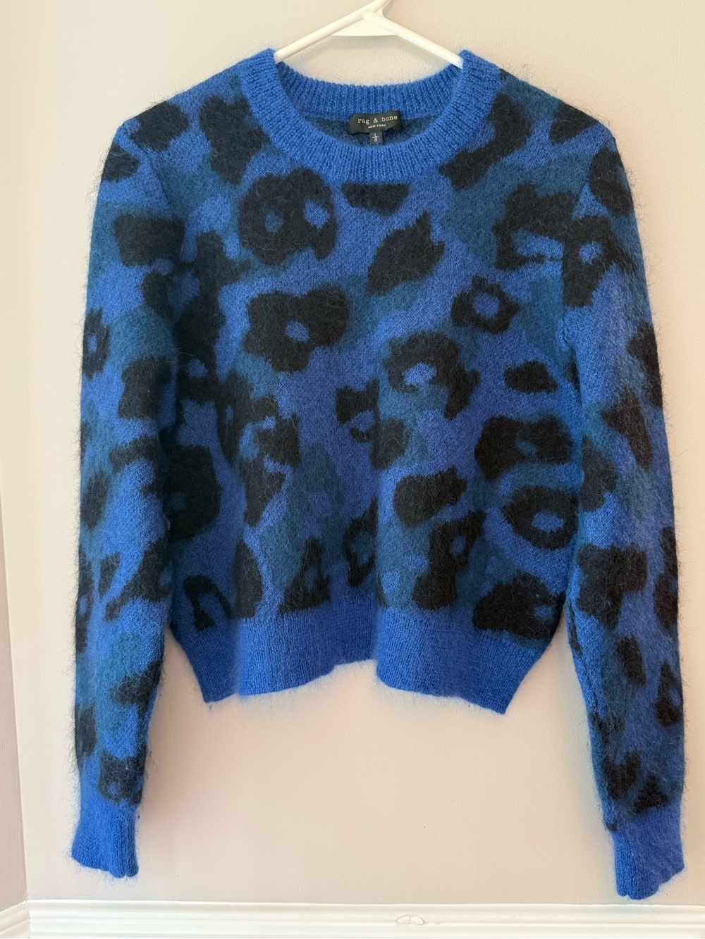 Rag &Bone Women’s Blue and Black Leopard-Print Crew Sweater Size L